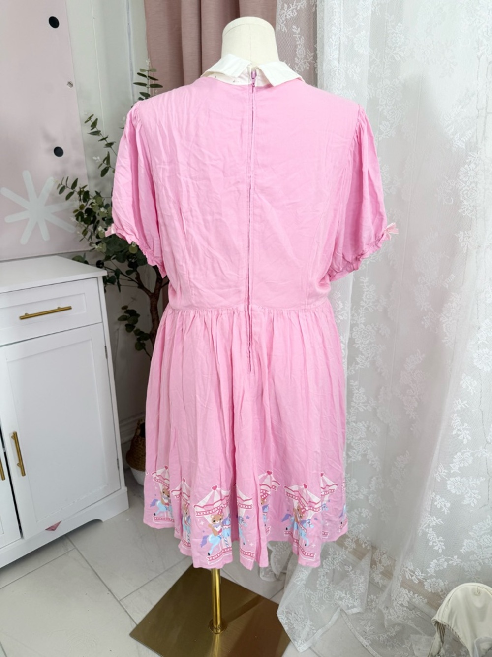 Sweet society Pink Carousel Print Collar Womens Dress pulls on sleeve Bin#6 - Picture 5 of 12